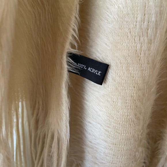 Scarf - Picture 5 of 6